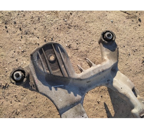 Балка подвески задняя (подрамник)