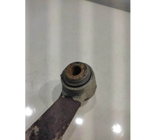 Рычаг подвески (задний, правый)