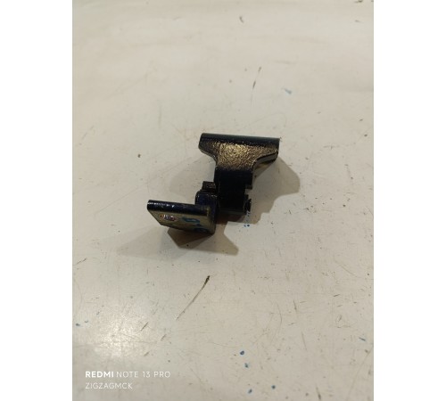 Петля двери задняя левая верхняя 