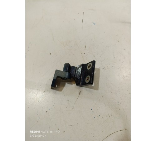 Петля двери задняя левая верхняя 