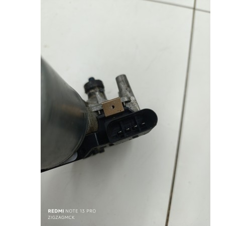 Моторчик стеклоочистителей передний