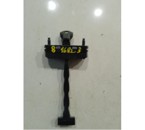 Ограничитель двери(передний правый)