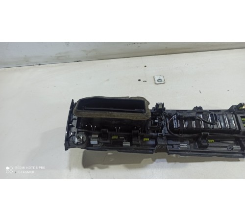 Воздушный дефлектор центральный в сборе