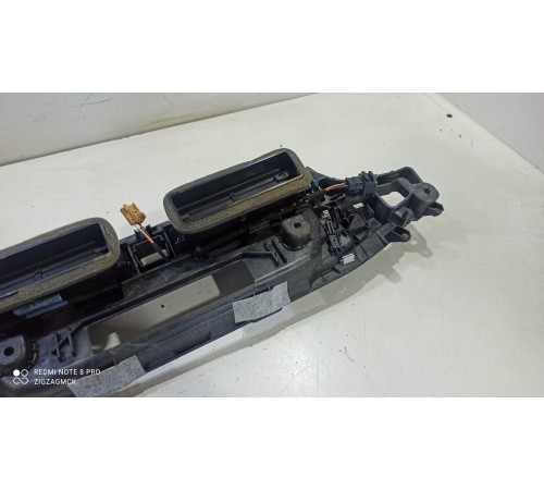 Воздушный дефлектор центральный в сборе