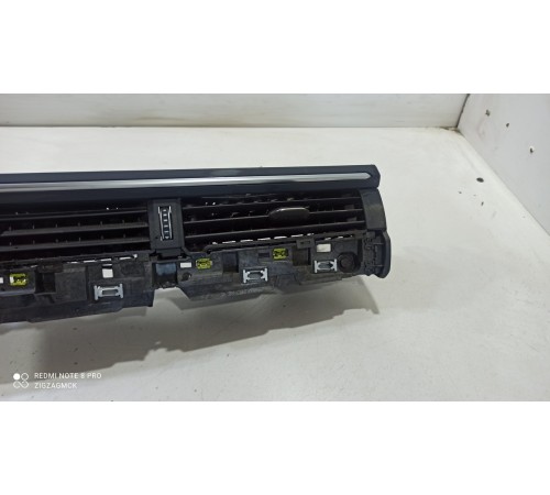 Воздушный дефлектор центральный в сборе