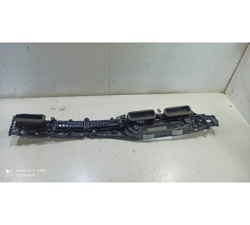 Воздушный дефлектор центральный в сборе