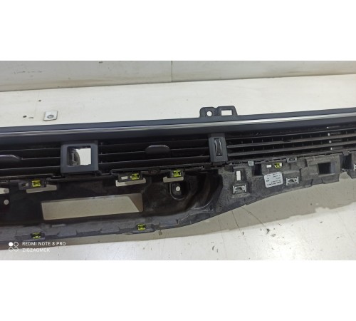 Воздушный дефлектор центральный в сборе