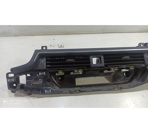 Воздушный дефлектор центральный в сборе