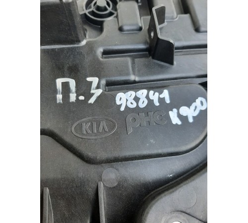 Стеклоподъемник (задний правый)