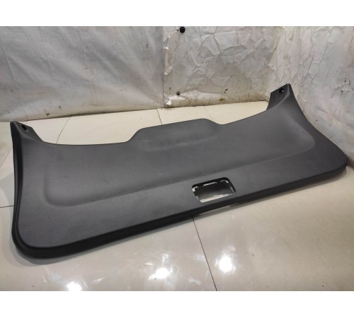 Обшивка двери багажника(нижняя)