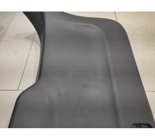 Обшивка двери багажника(нижняя)