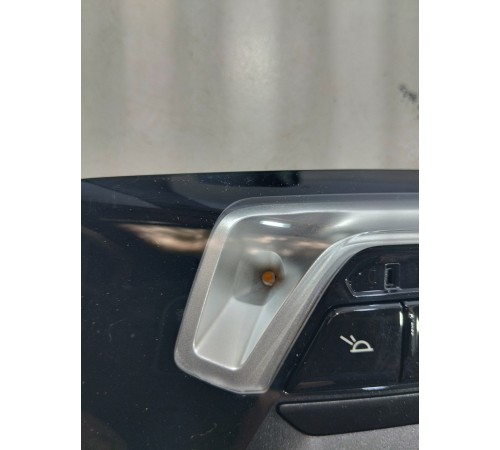 Плафон внутреннего освещения(передний)