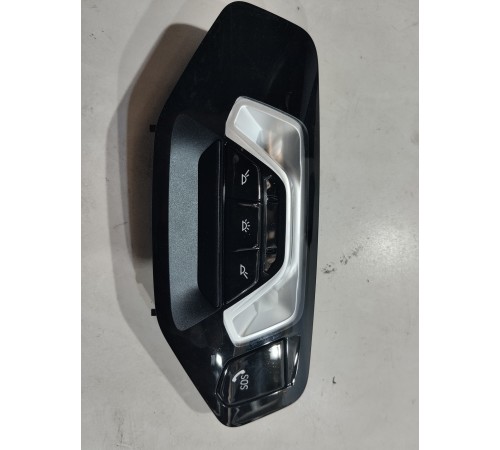 Плафон внутреннего освещения(передний)