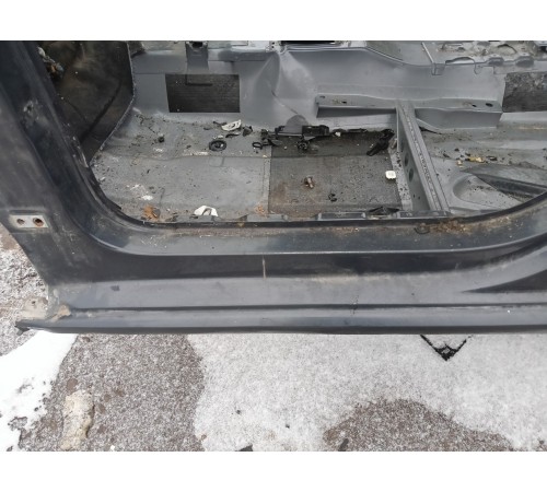 Порог со стойкой левый