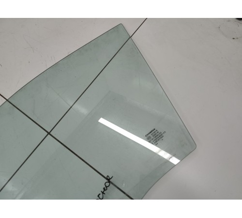 Стекло двери переднее левое