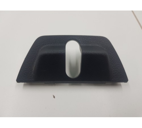 Накладка замка багажника