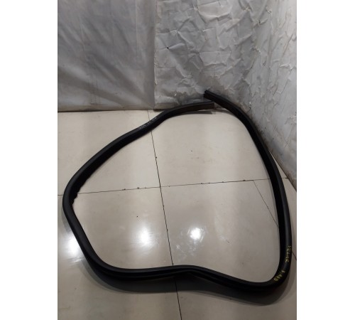 Уплотнитель двери (задний, левый)