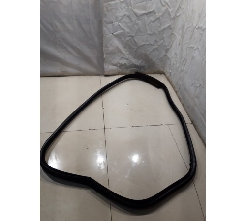 Уплотнитель двери (задний, левый)