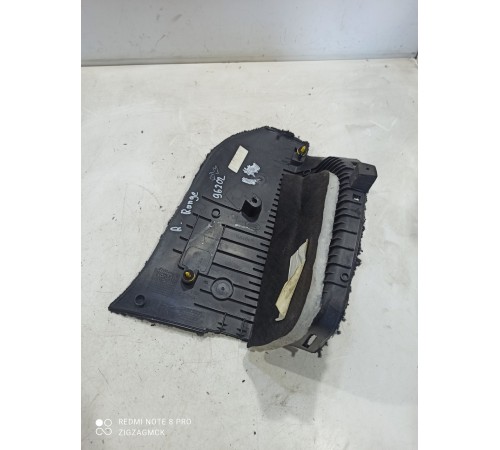 Обшивка багажника задняя правая