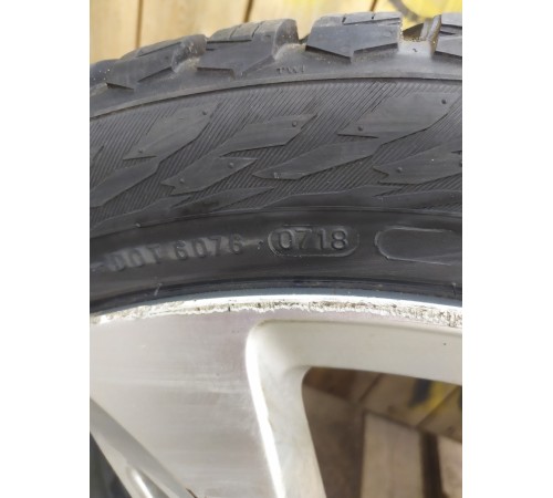 Покрышка 275/40/R21(зима)