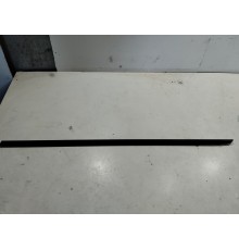 Уплотнитель стекла (передний левый)