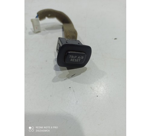 Кнопка сброса показателей панели приборов