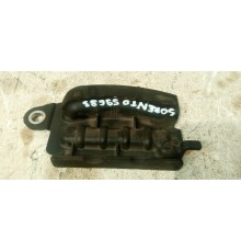 Крышка отверстия креплений маховика