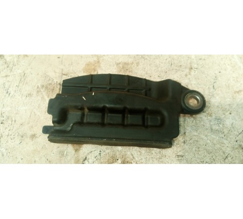 Крышка отверстия креплений маховика