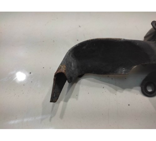 Замок капота