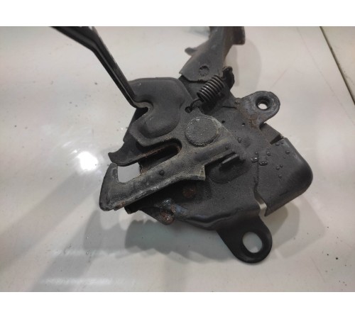 Замок капота