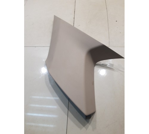 Обшивка багажника (задняя, правая)