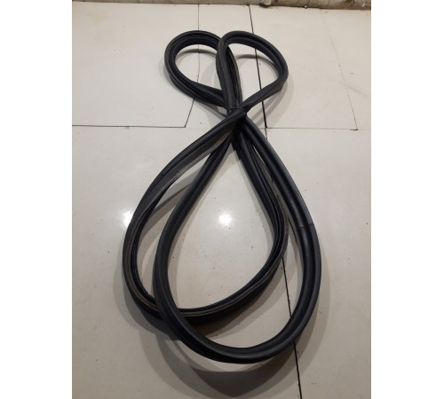 Уплотнитель багажника