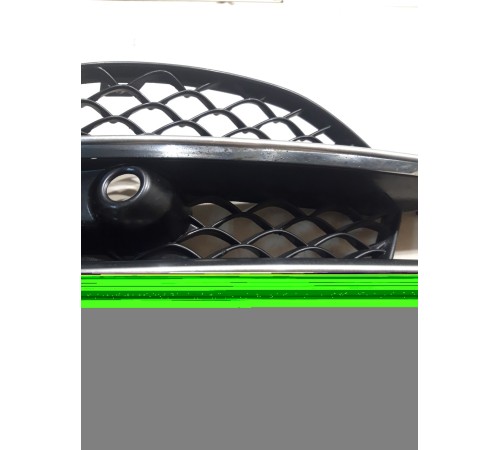 Решетка бампера нижняя передняя правая