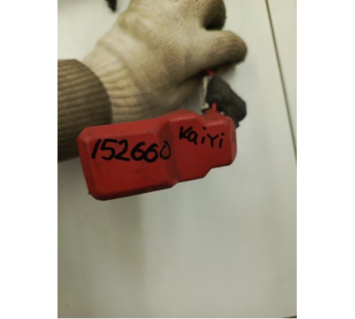 Клемма аккумулятора