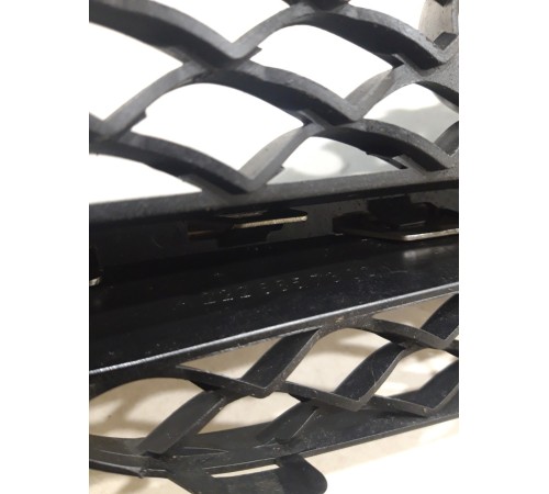 Решетка бампера нижняя передняя правая