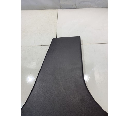 Обшивка центральной стойки (правая, нижняя)