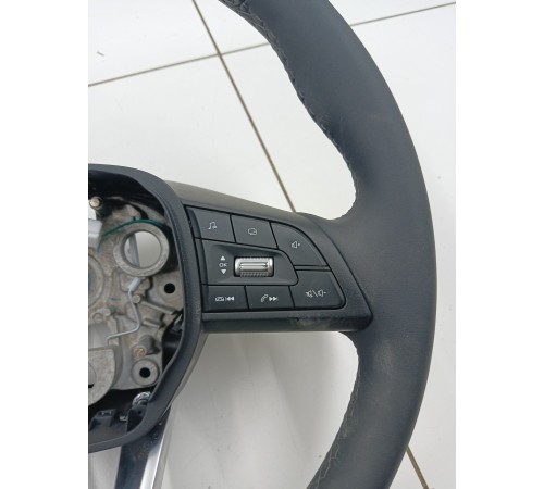 Рулевое колесо в сборе с многофункциональными кнопками