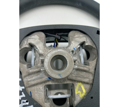 Рулевое колесо в сборе с многофункциональными кнопками