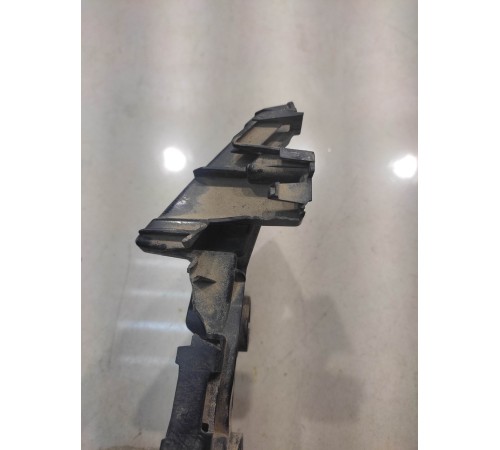 Кронштейн заднего бампера (левый)