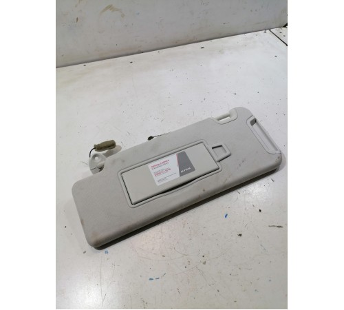 Козырёк левый