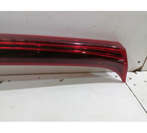 Фонарь крышки багажника центральный