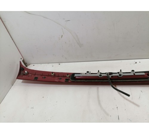 Фонарь крышки багажника центральный