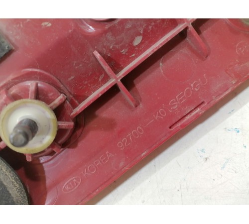 Фонарь крышки багажника центральный