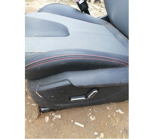 Сиденье переднее левое