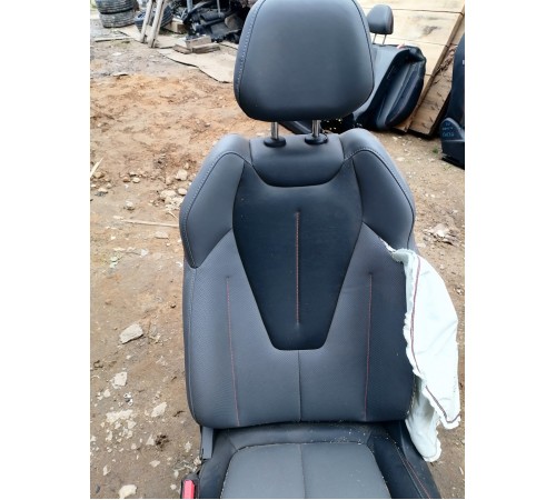 Сиденье переднее левое