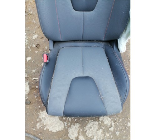 Сиденье переднее левое