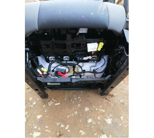 Сиденье переднее левое