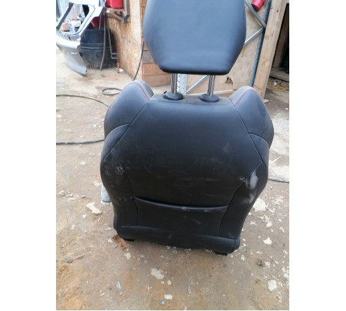 Сиденье переднее левое