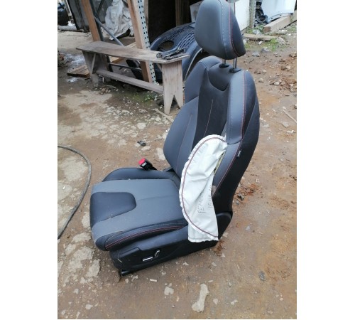 Сиденье переднее левое