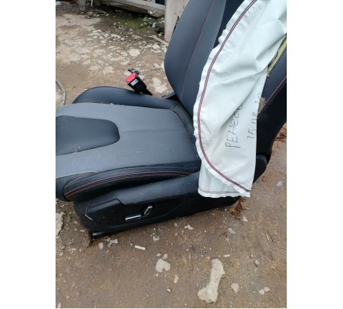 Сиденье переднее левое